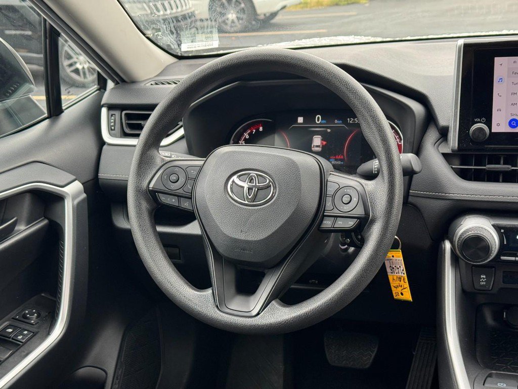 Used 2025 Toyota RAV4 LE AWD/4WD image 17