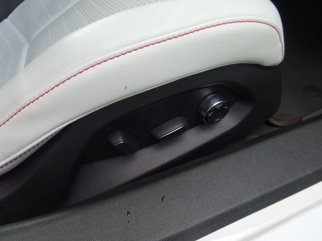 Certified 2023 Chevrolet Corvette Stingray Premium Cpe image 26