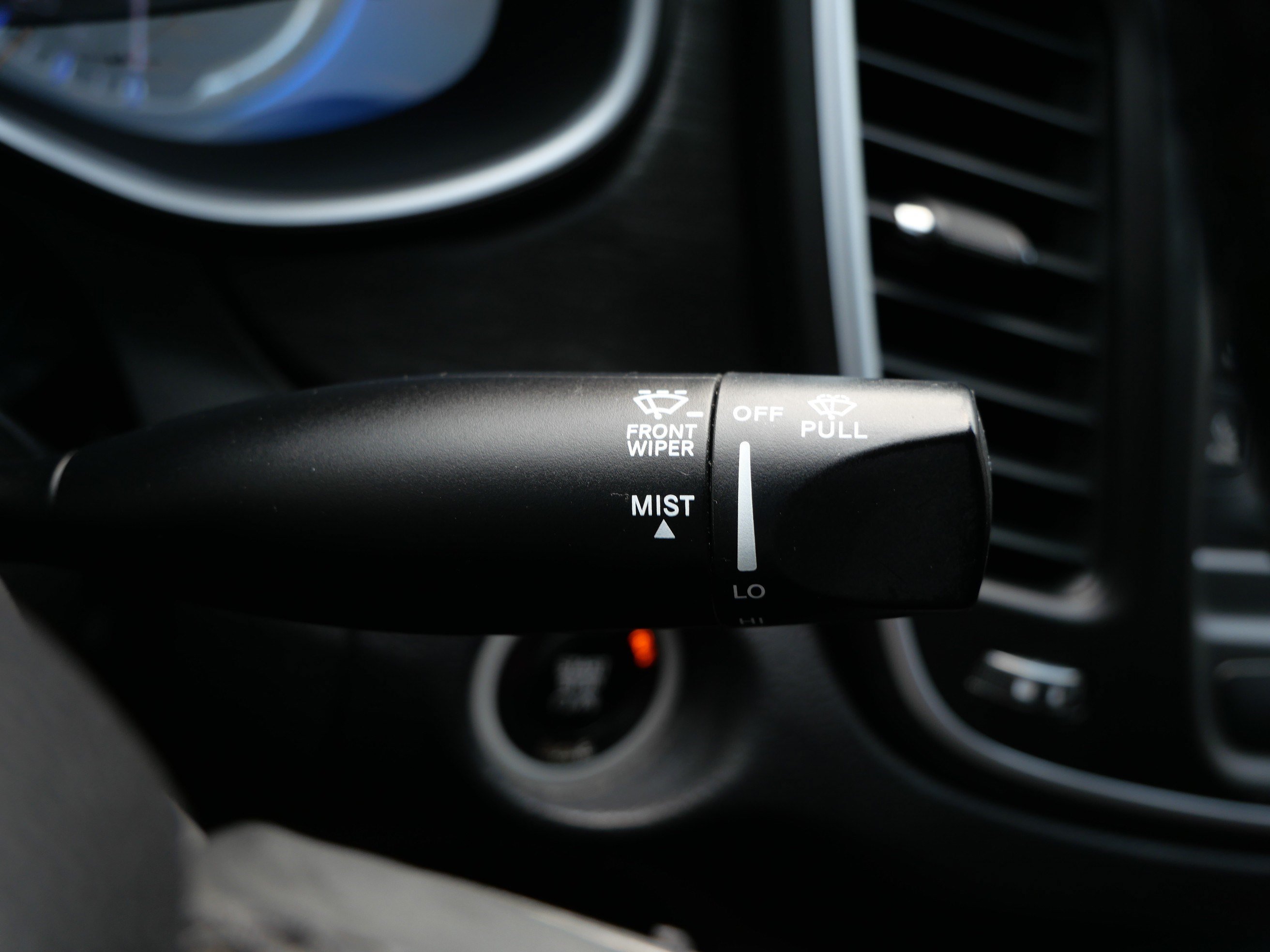 Used 2015 Chrysler 200 Limited w/ Convenience Group FWD image 32