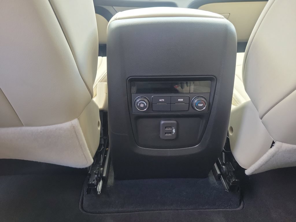 Used 2023 Buick Enclave Essence FWD image 12