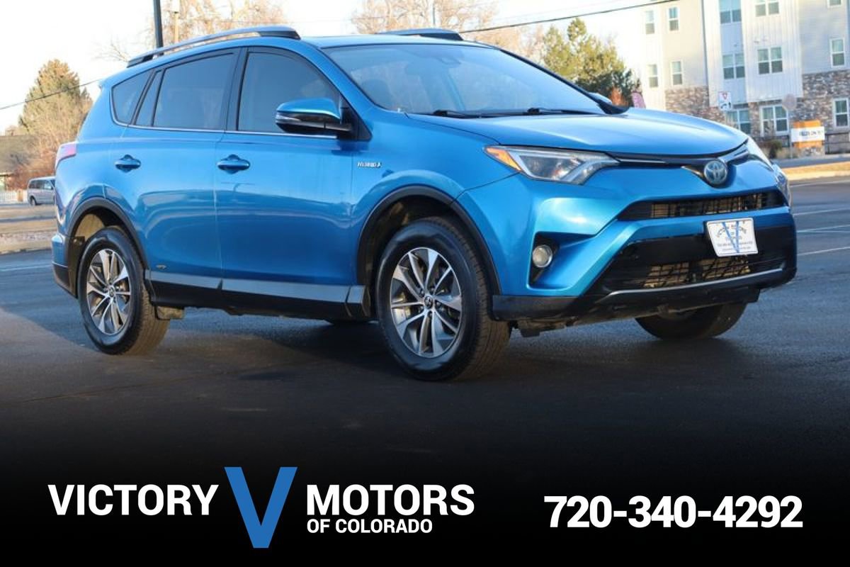 Used 2017 Toyota RAV4 XLE image 1