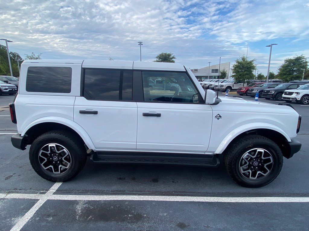 New 2026 Ford Bronco Outer Banks AWD/4WD image 8