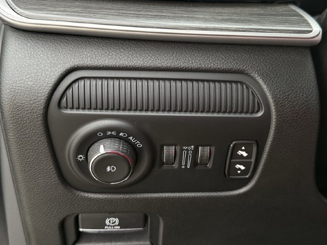 Used 2024 Jeep Wagoneer Series II RWD image 22