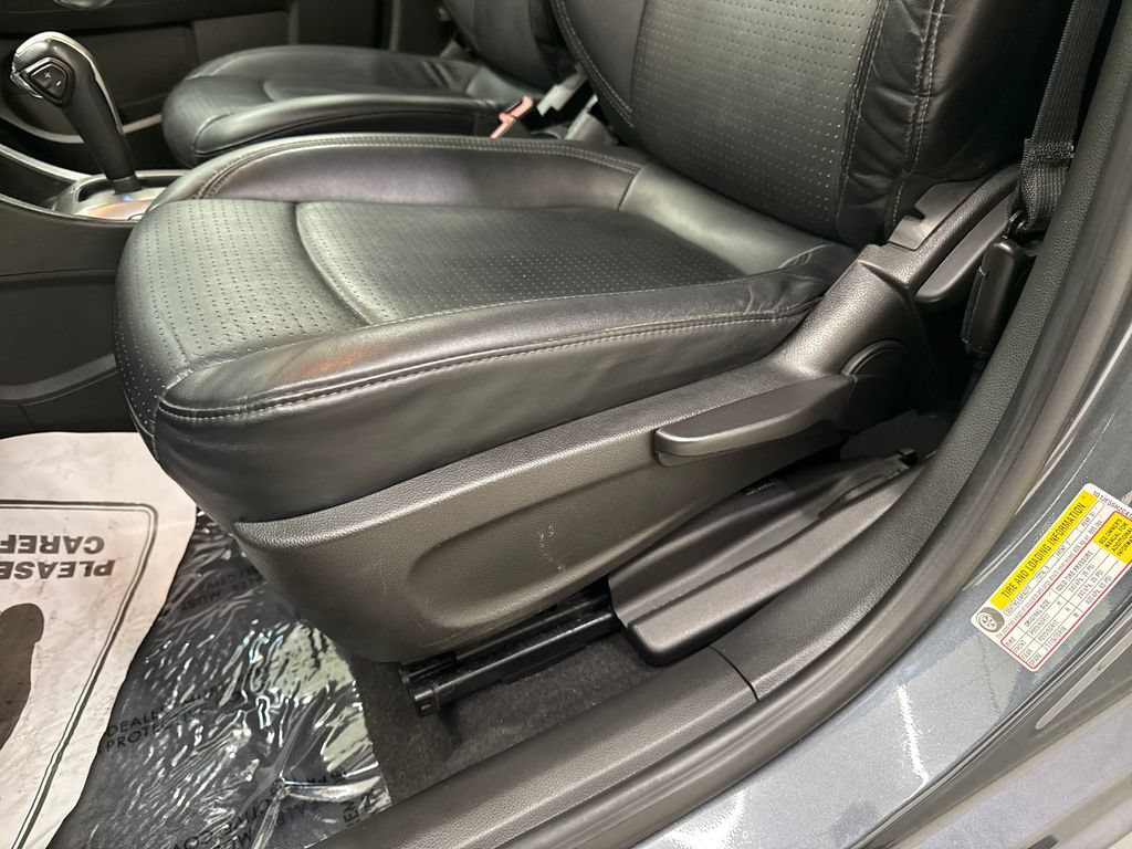 Used 2012 Chevrolet Sonic LTZ FWD image 12