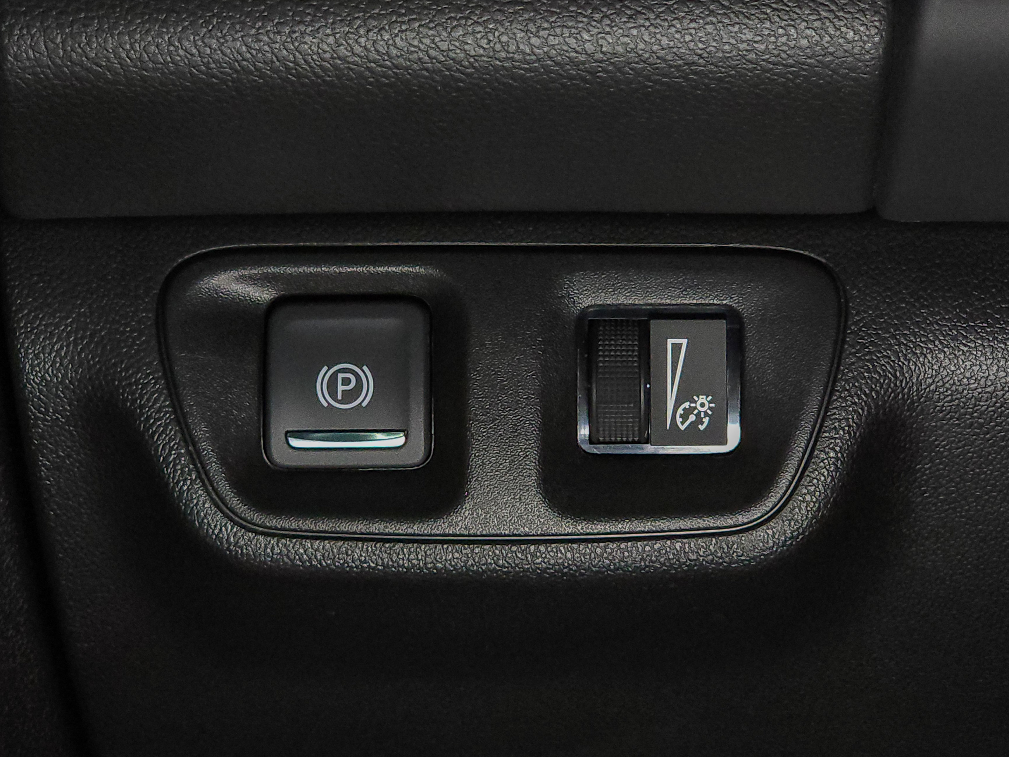 Used 2020 GMC Acadia SLE image 19