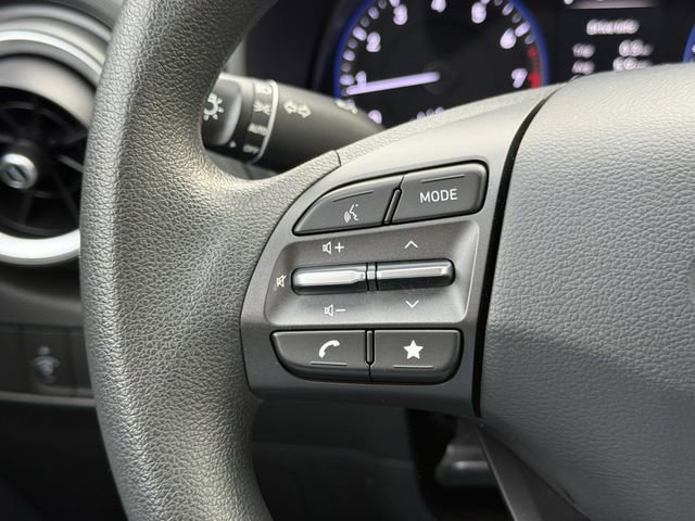 Used 2023 Hyundai Kona SE image 11