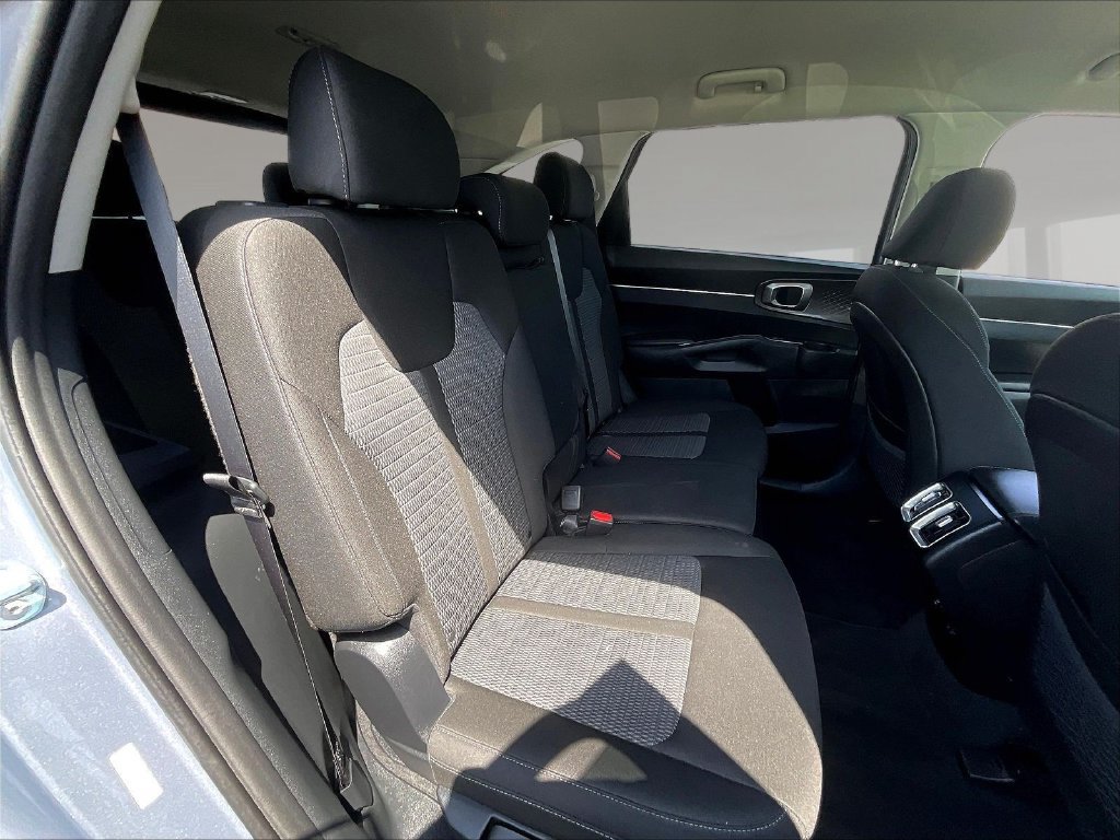 Used 2022 Kia Sorento LX FWD image 25