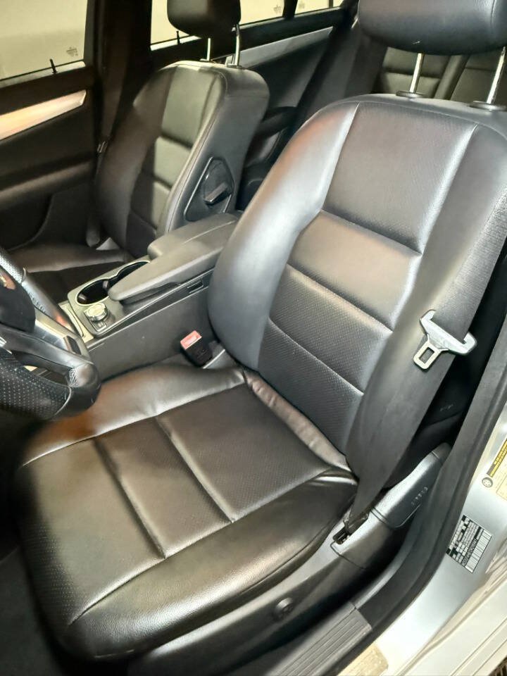Used 2013 Mercedes-Benz C 250 Sedan image 10