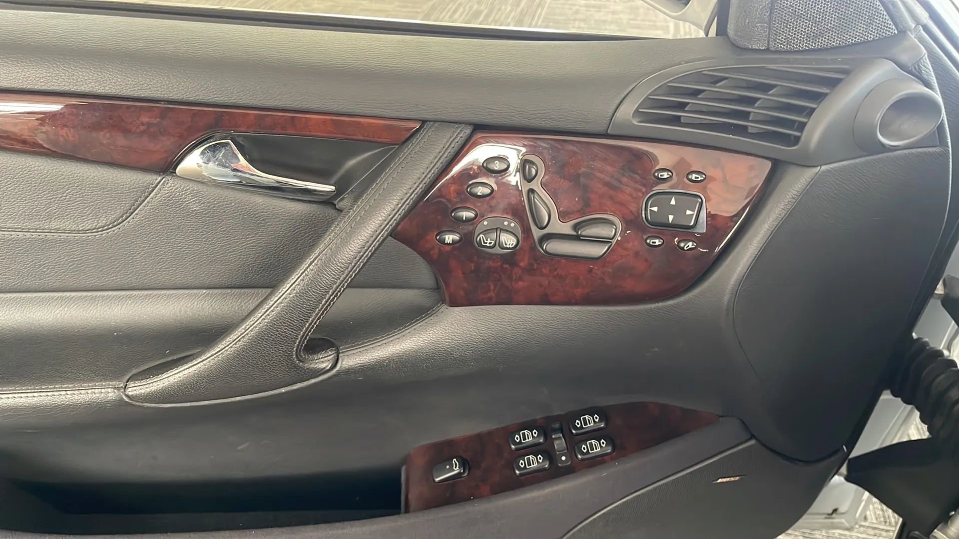 Used 2001 Mercedes-Benz CL 500 image 15