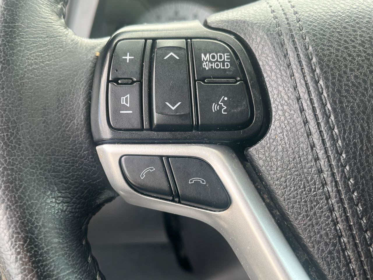 Used 2019 Toyota Sienna SE w/ SE Preferred Package FWD image 29