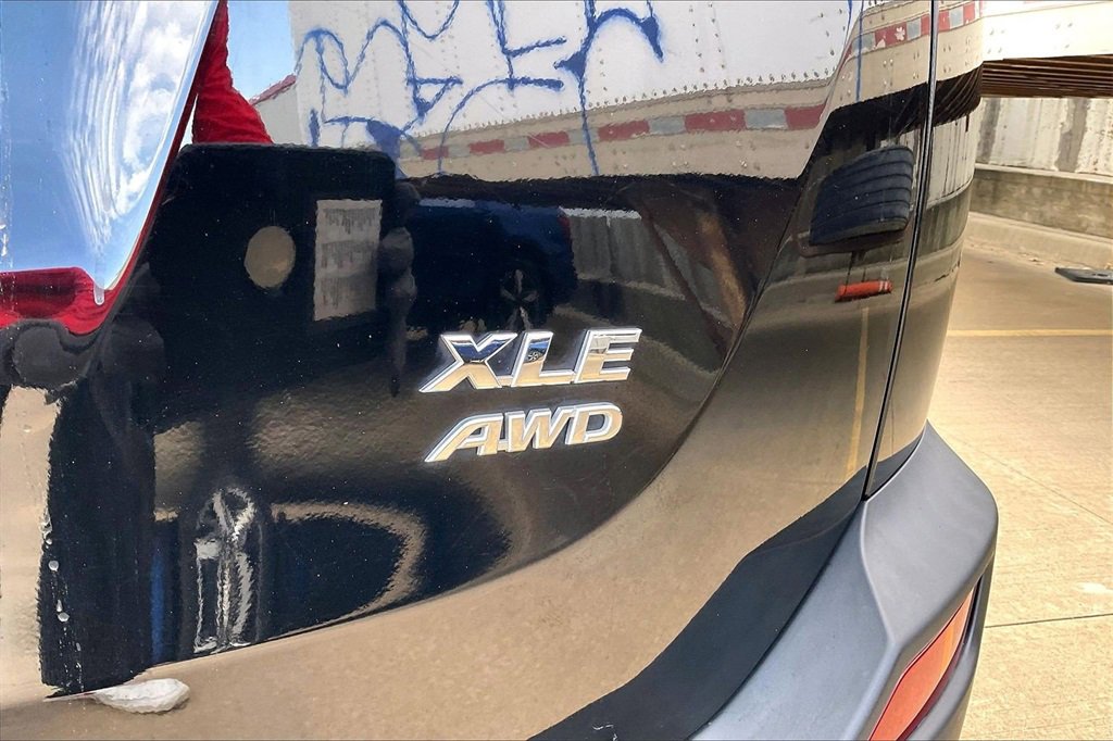 Used 2013 Toyota RAV4 XLE image 8