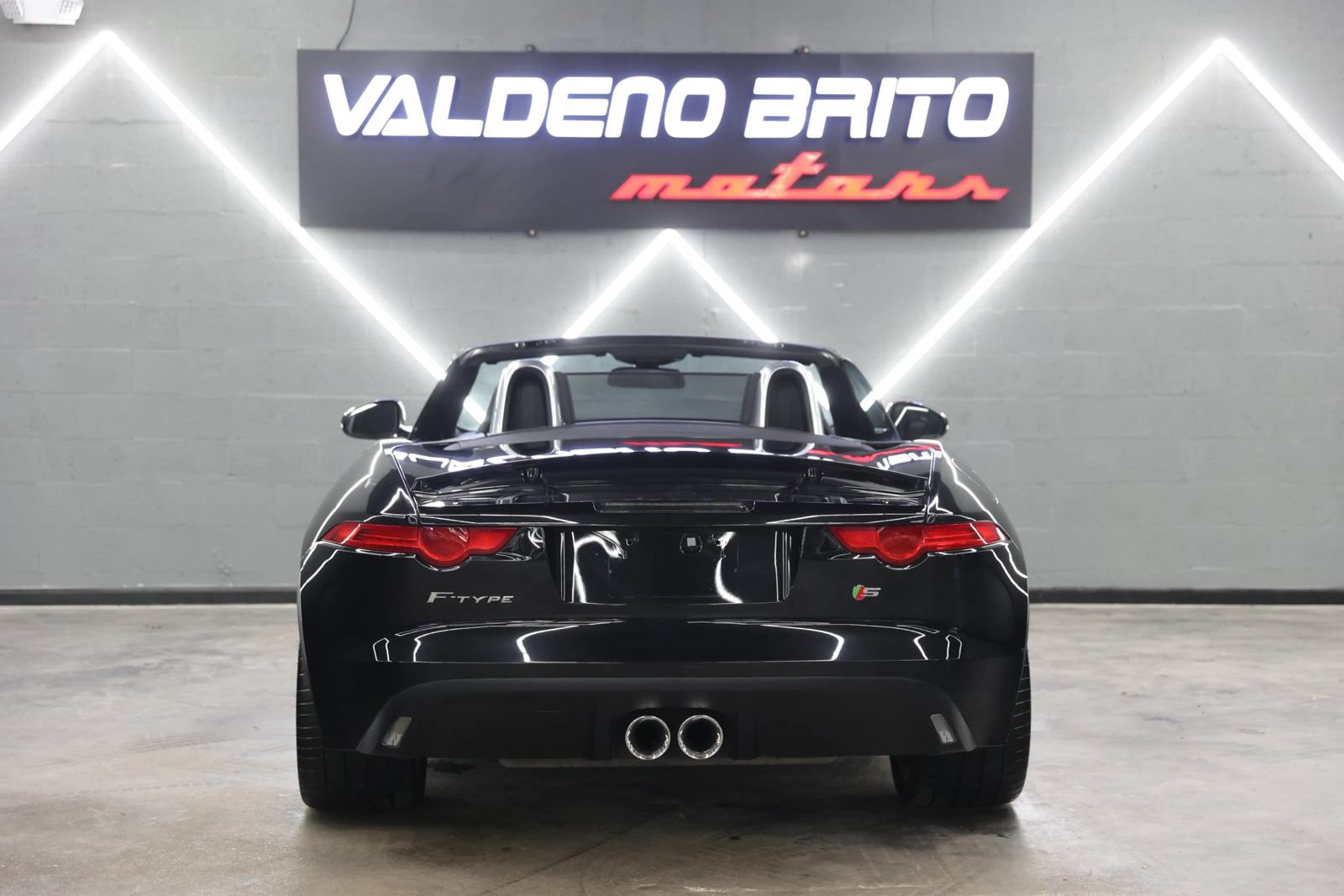 Used 2014 Jaguar F-TYPE Convertible RWD image 17