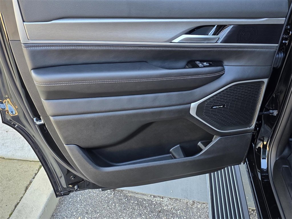 New 2025 Jeep Wagoneer Series II image 41