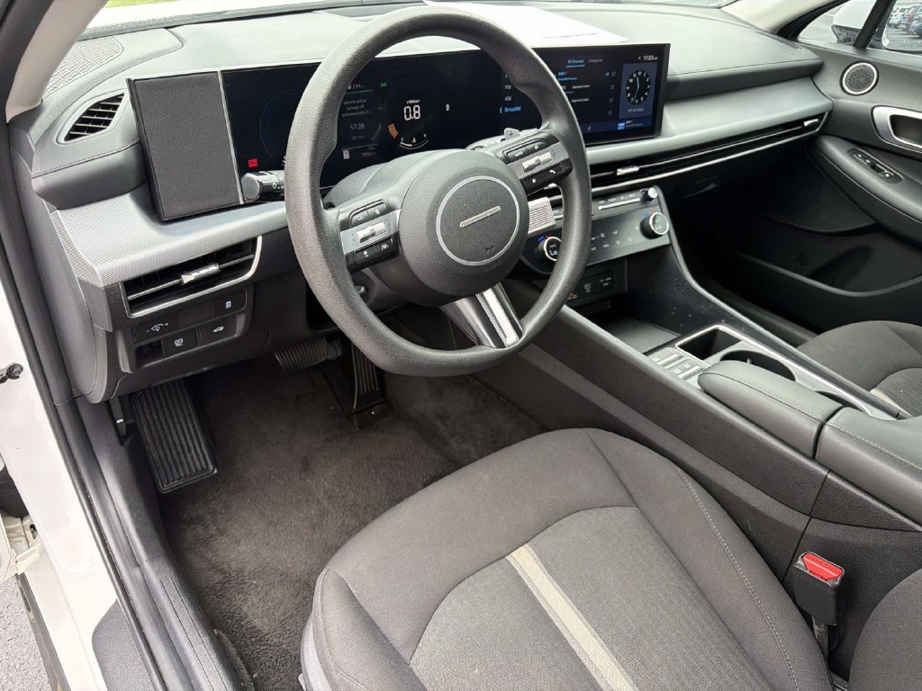 Used 2025 Hyundai Sonata SEL FWD image 22