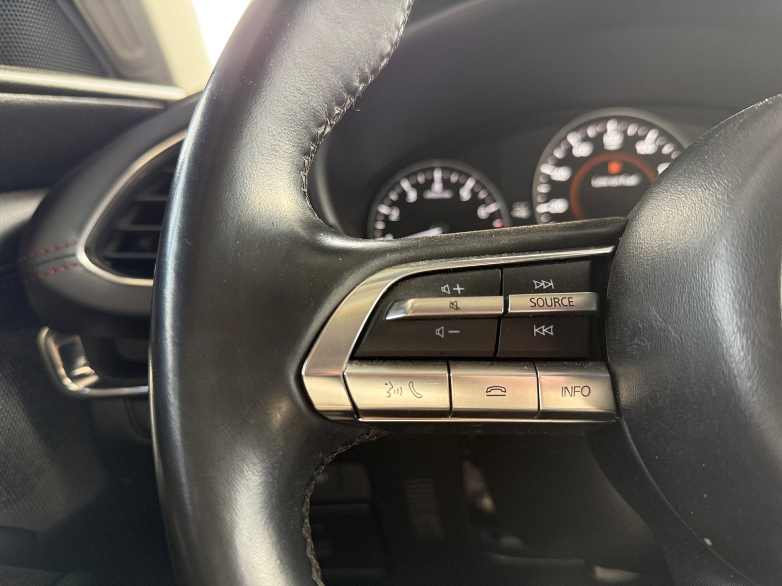 Used 2023 MAZDA MAZDA3 s image 14