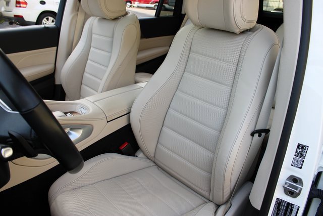 Used 2022 Mercedes-Benz GLS 580 4MATIC image 11