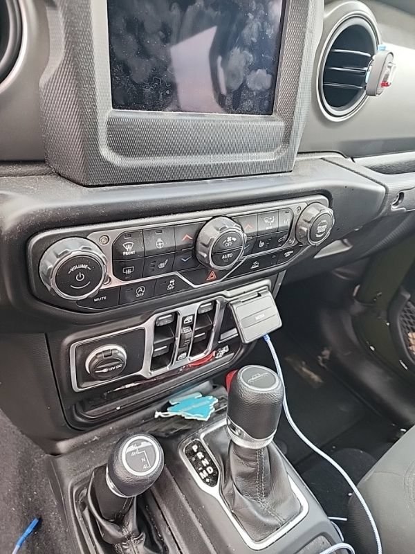 Used 2022 Jeep Gladiator Sport AWD/4WD image 14