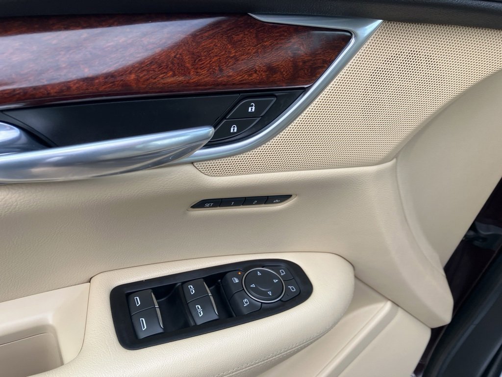 Used 2017 Cadillac XT5 Luxury image 22