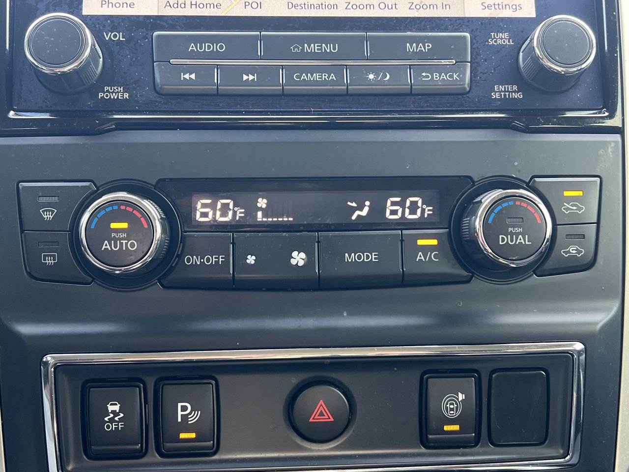 Used 2021 Nissan Titan SV w/ SV Convenience Package image 7