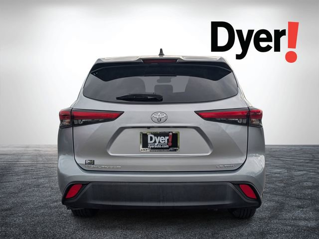Used 2023 Toyota Highlander LE AWD/4WD image 4