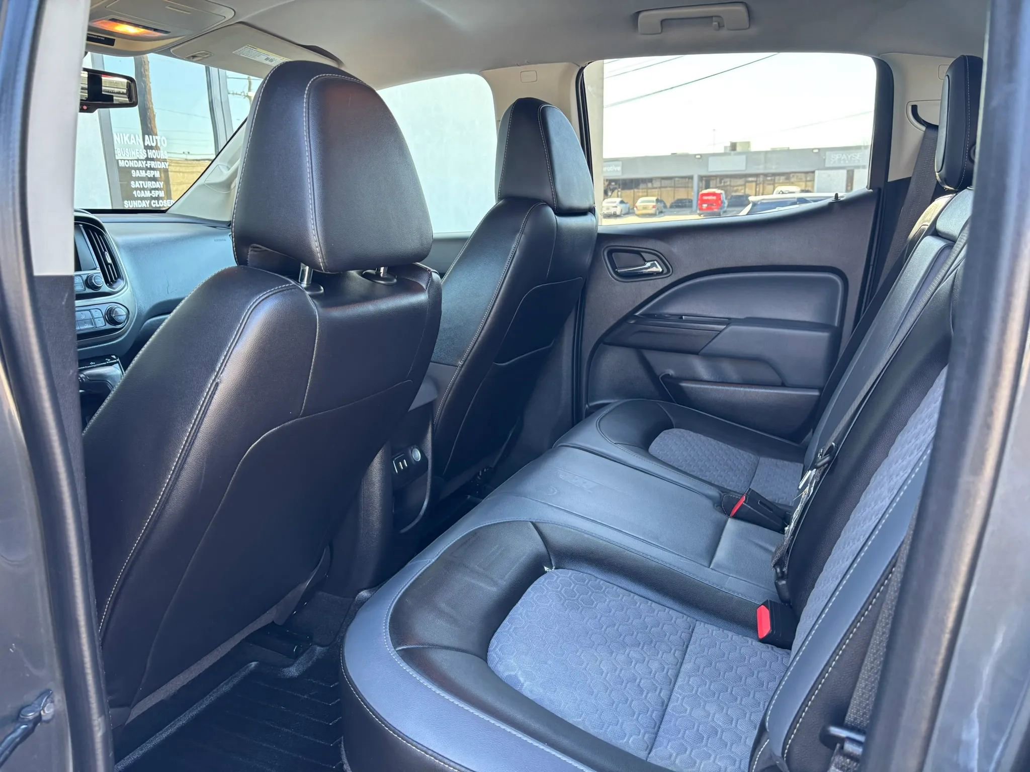 Used 2016 Chevrolet Colorado Z71 image 39