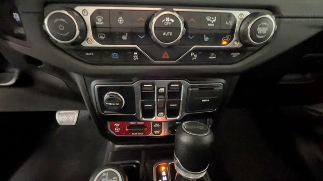 Used 2024 Jeep Wrangler Unlimited Rubicon 4xe w/ Technology Group AWD/4WD image 33