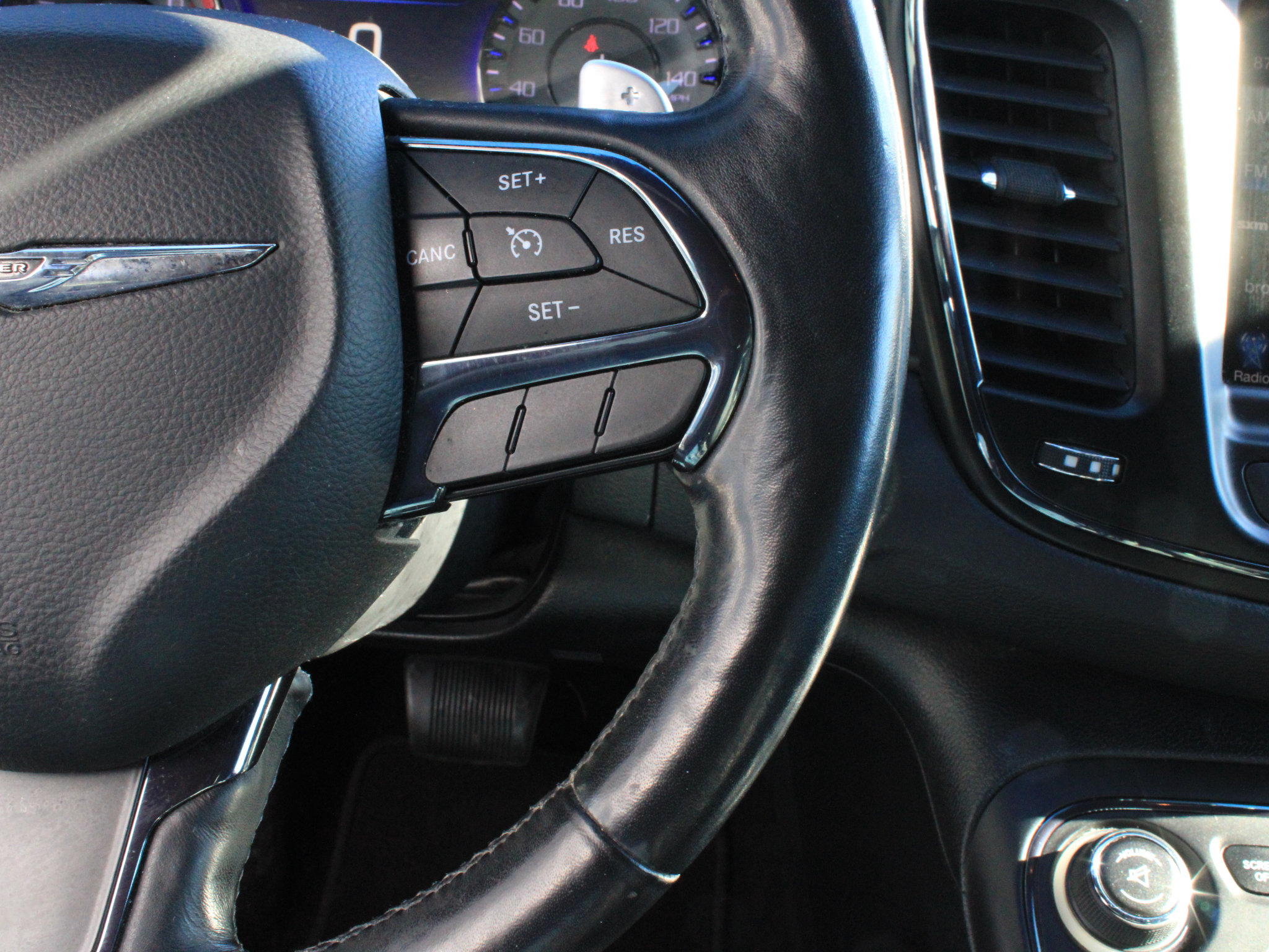 Used 2016 Chrysler 200 S w/ Comfort Group FWD image 17