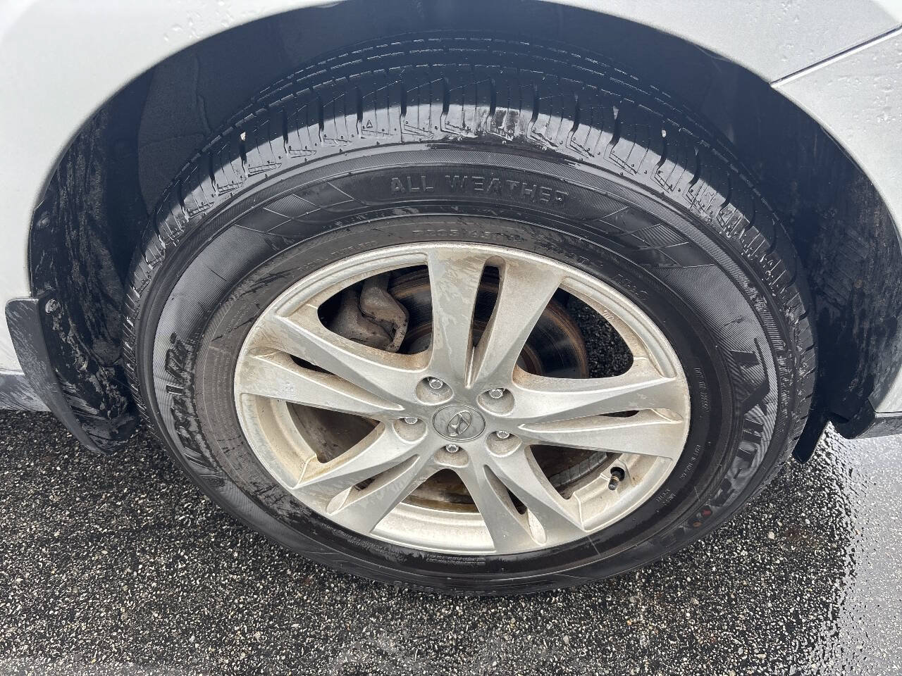 Used 2011 Hyundai Santa Fe SE FWD image 25