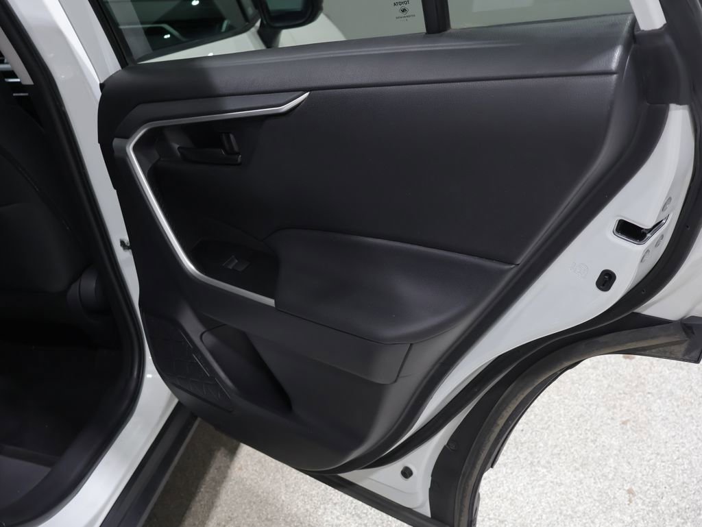 Used 2023 Toyota RAV4 LE AWD/4WD image 21