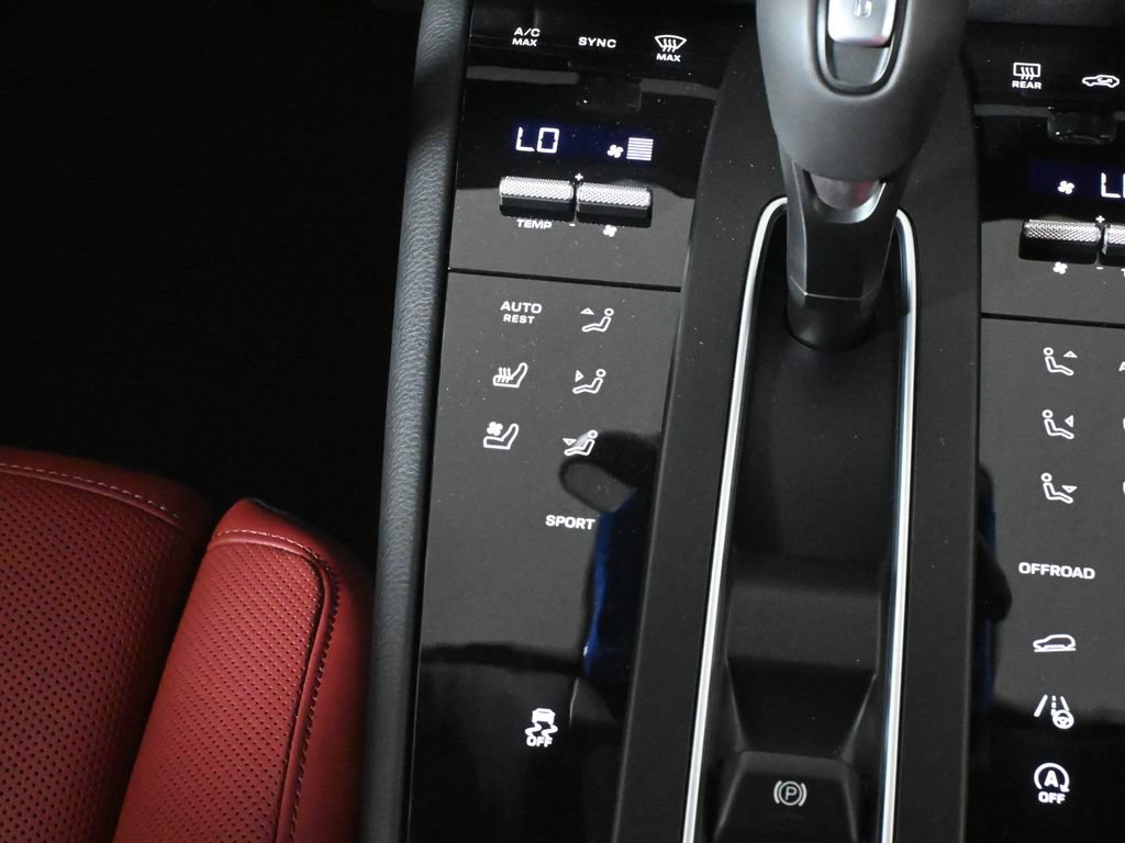 New 2026 Porsche Macan AWD/4WD image 24