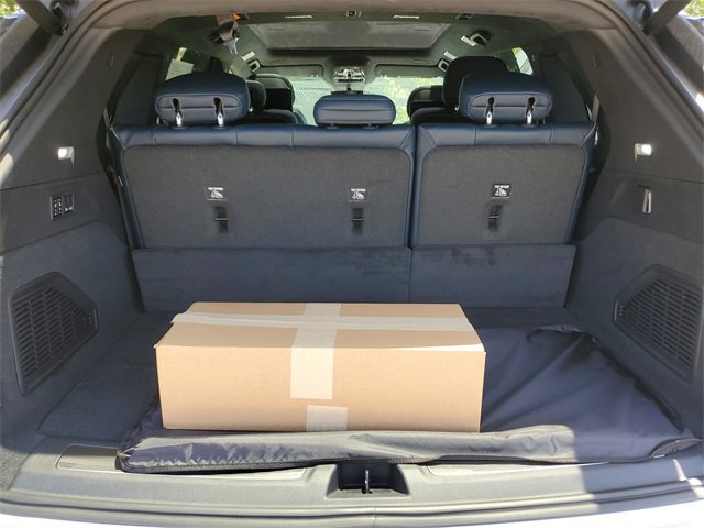 New 2025 Cadillac Escalade IQ Luxury 2 w/ LPO, Radiant Package image 8