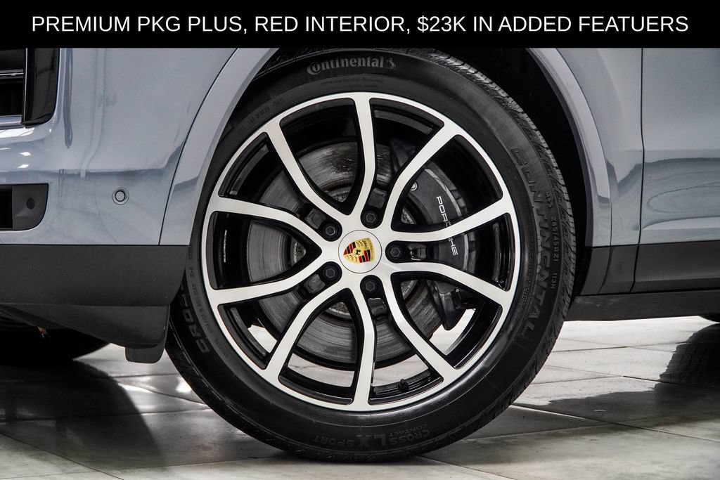 Used 2024 Porsche Cayenne AWD/4WD image 6