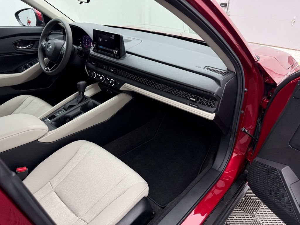 Used 2024 Honda Accord EX image 38