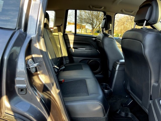 Used 2016 Jeep Compass Latitude image 21
