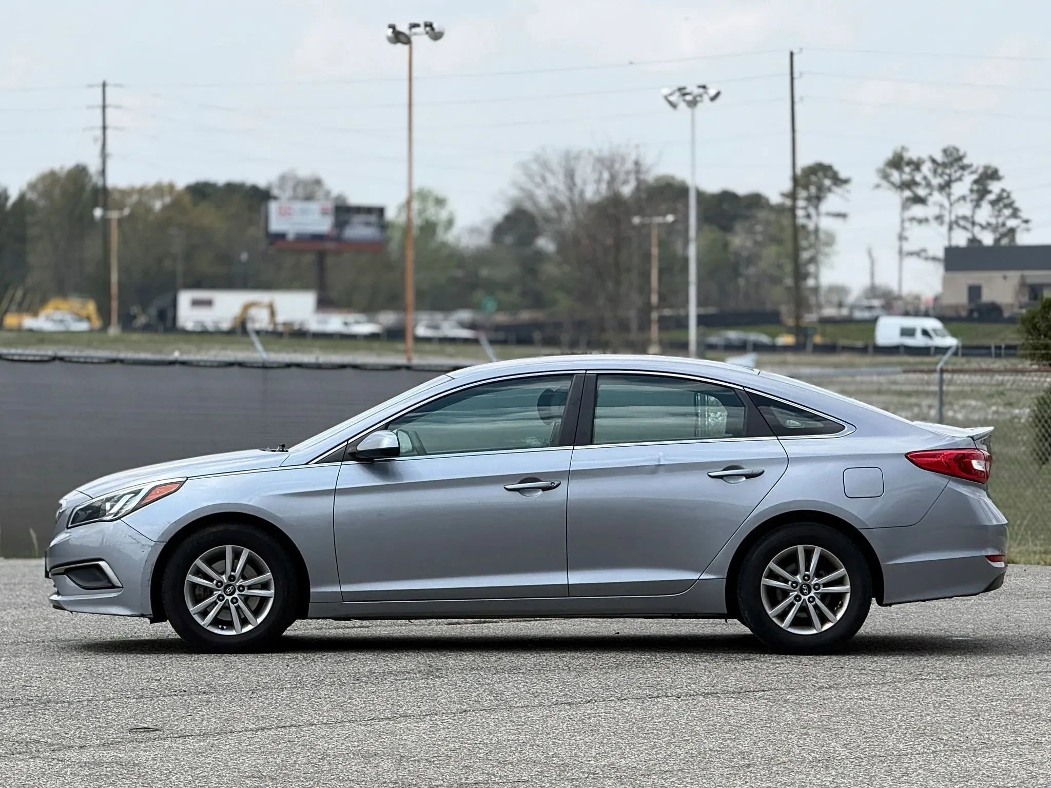Used 2016 Hyundai Sonata SE image 8