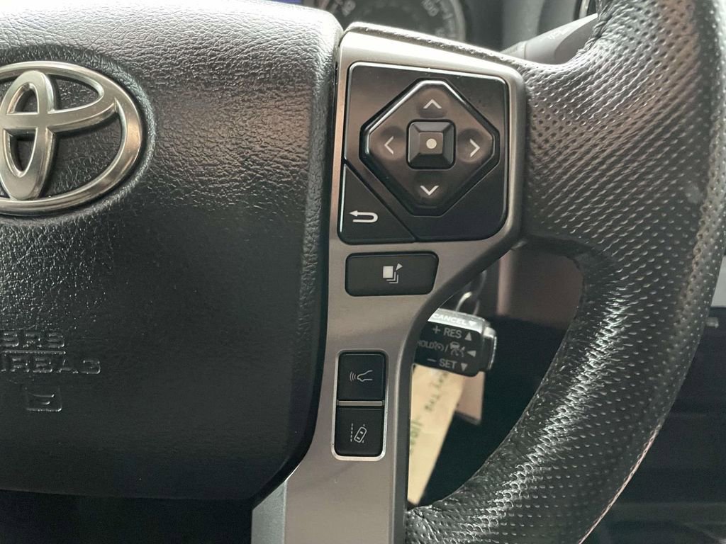 Used 2020 Toyota Tacoma SR5 image 31