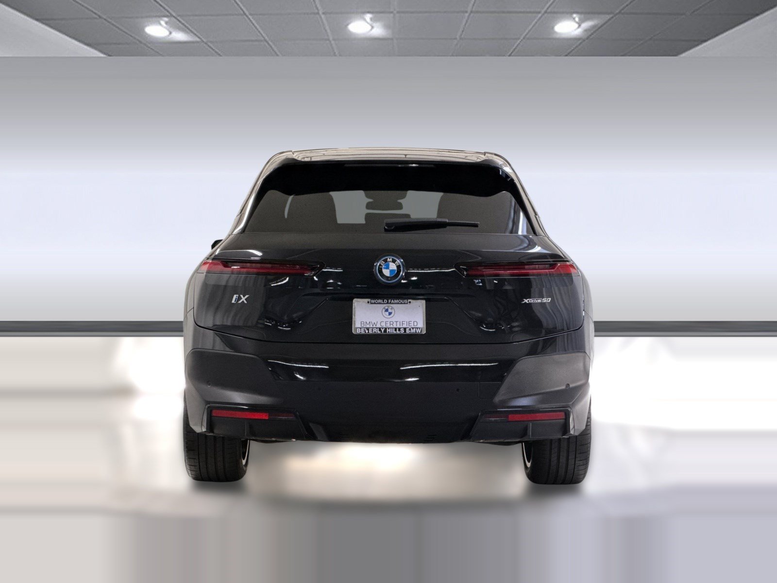 Used 2025 BMW iX xDrive50 w/ Premium Package AWD/4WD image 10