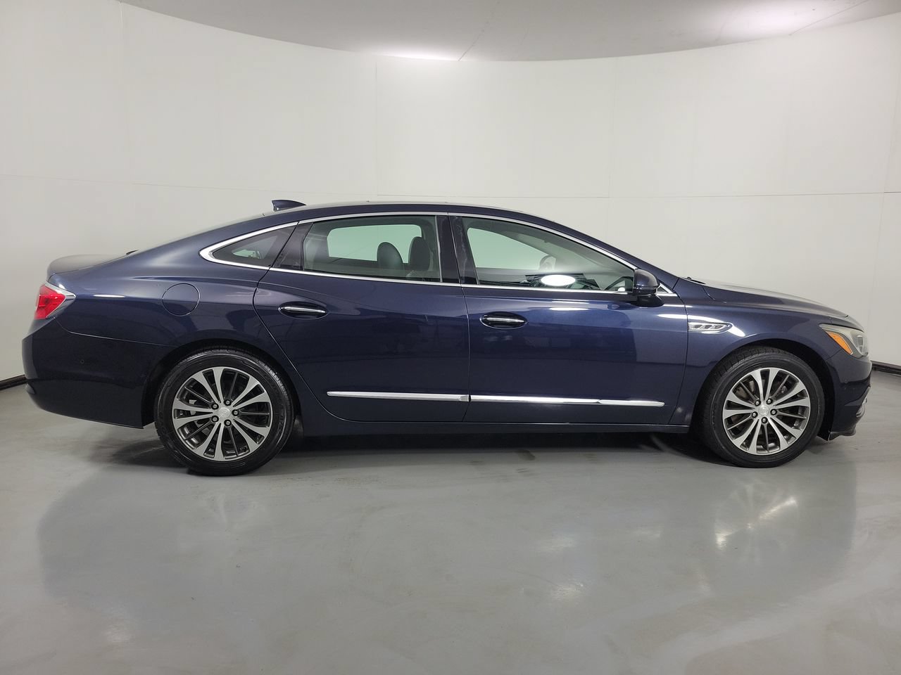 Used 2017 Buick LaCrosse Premium w/ Driver Confidence Package #2 FWD image 34