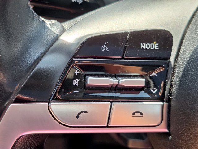 Used 2023 Hyundai Elantra Limited FWD image 19