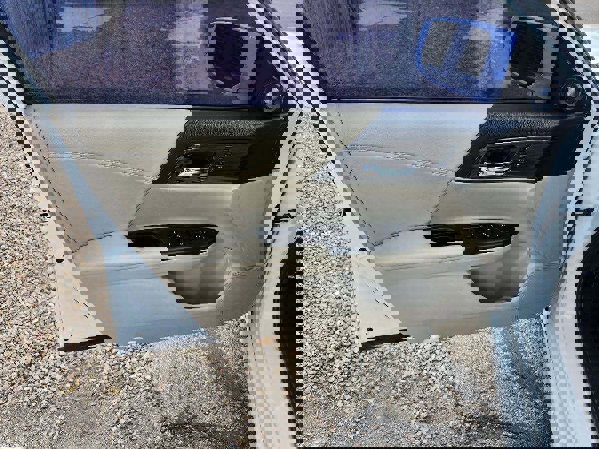 Used 2017 Honda Accord Touring image 14