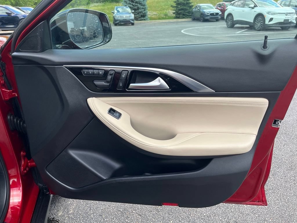 Used 2019 INFINITI QX30 AWD w/ Navigation Package image 11