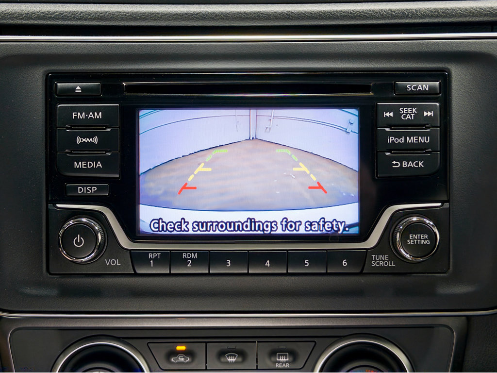 Used 2018 Nissan Leaf S image 12