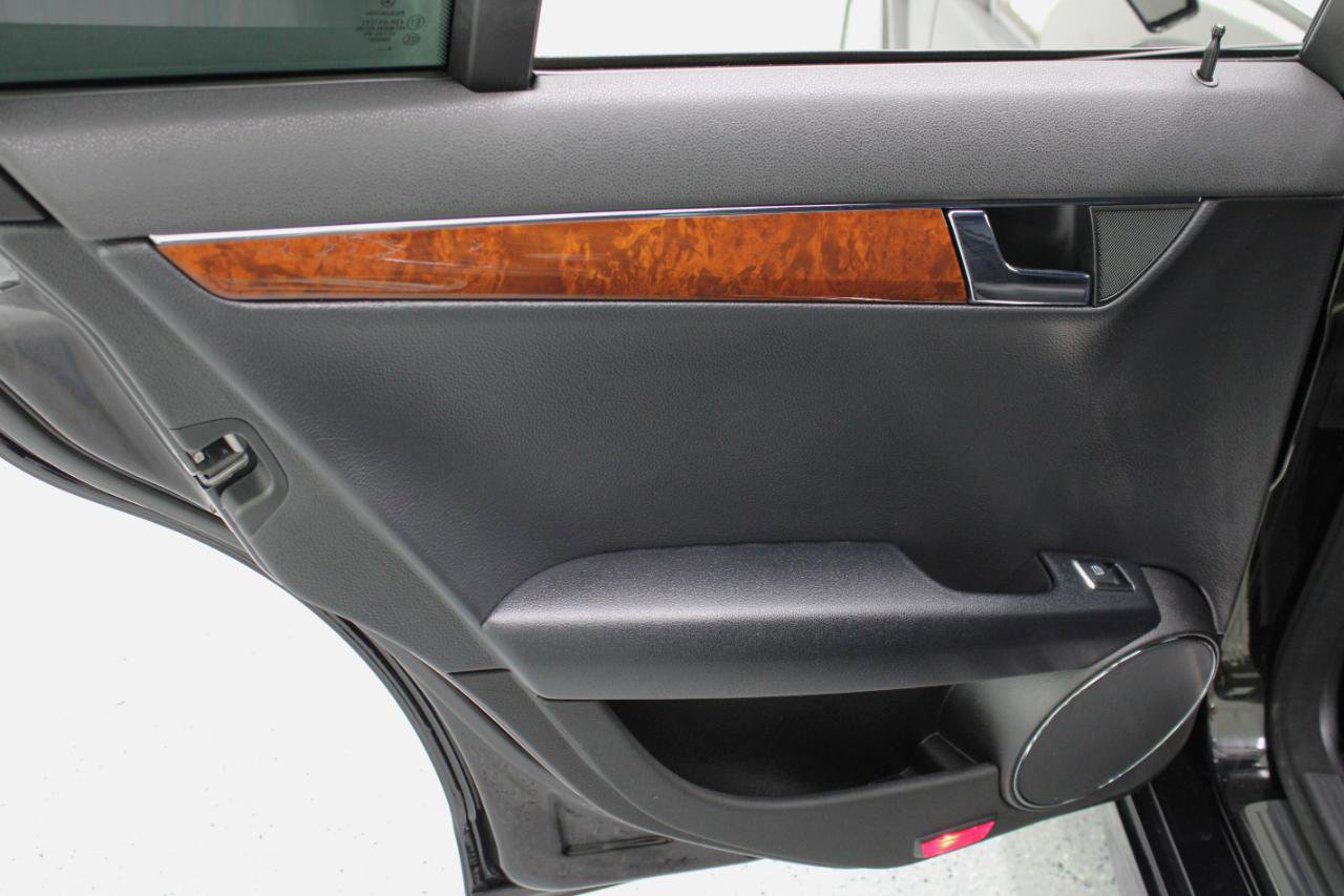 Used 2011 Mercedes-Benz C 300 Sedan image 41
