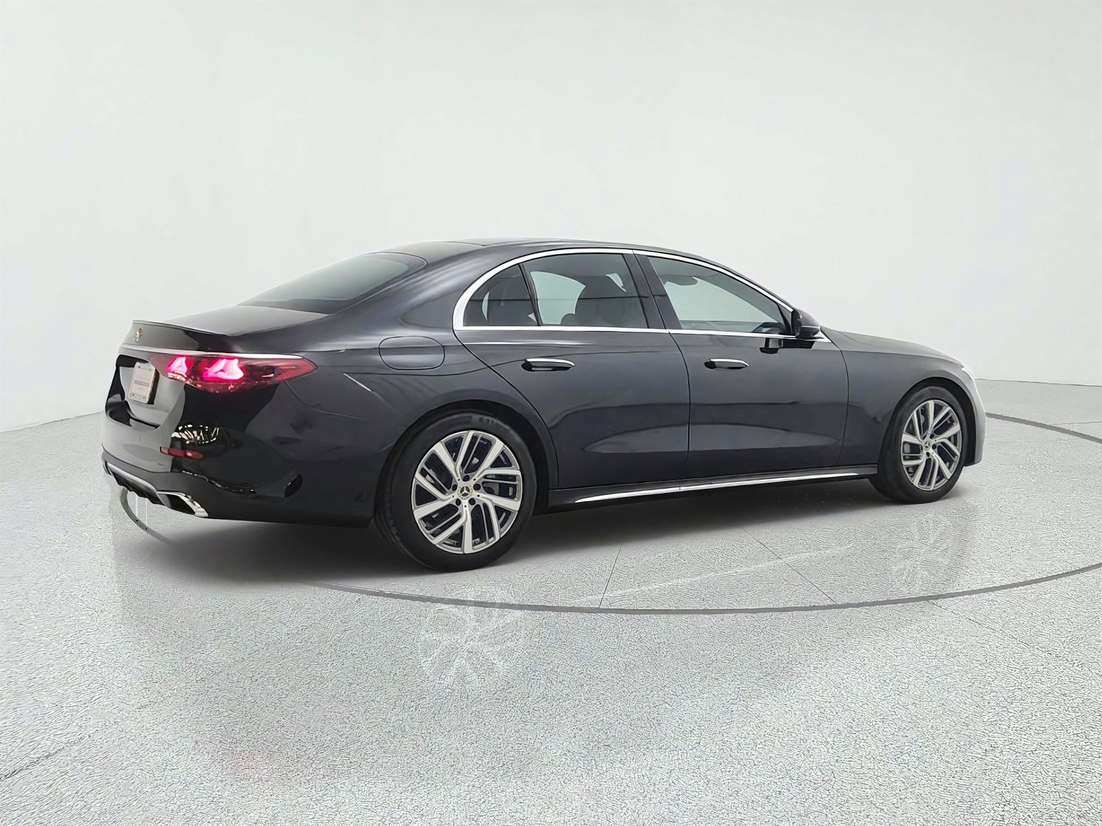 Used 2026 Mercedes-Benz E 350 Sedan image 5