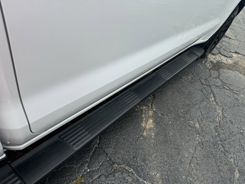 Used 2022 Chevrolet Silverado 1500 Custom w/ LPO, Blackout Package image 9