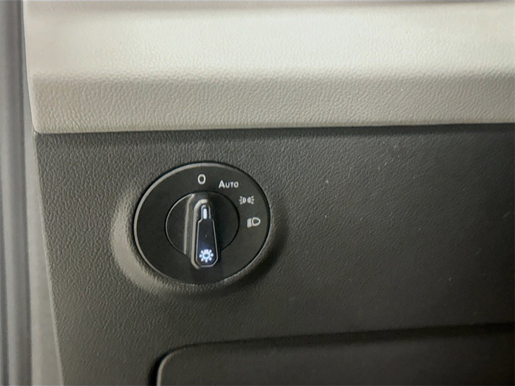 Used 2022 Volkswagen Taos SE image 10