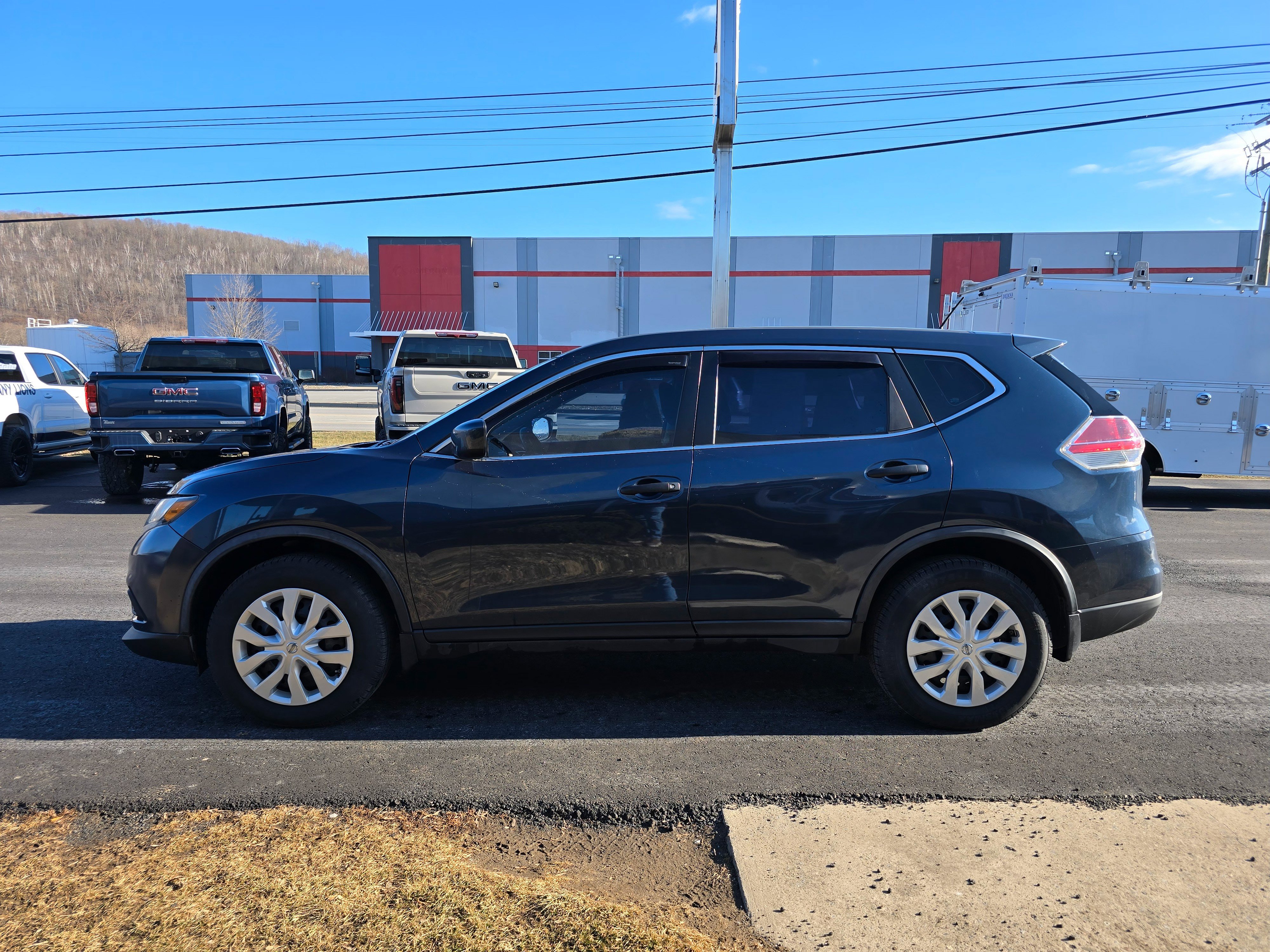 Used 2016 Nissan Rogue S image 6