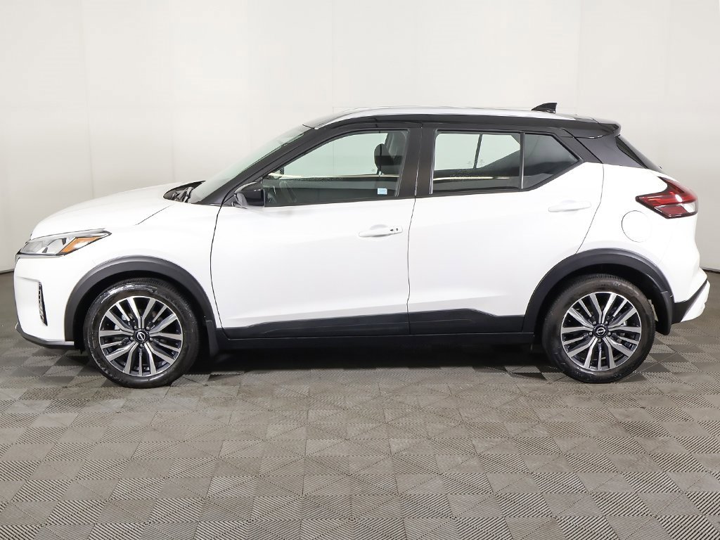 Used 2023 Nissan Kicks SV image 15