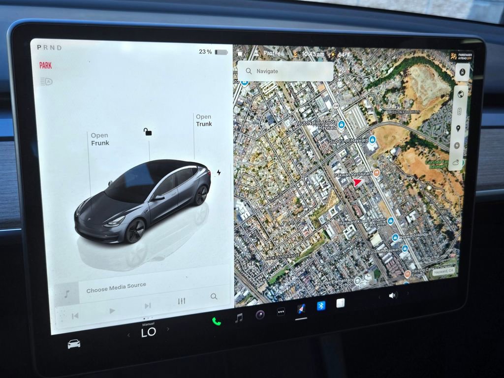 Used 2023 Tesla Model 3 Standard Range image 17
