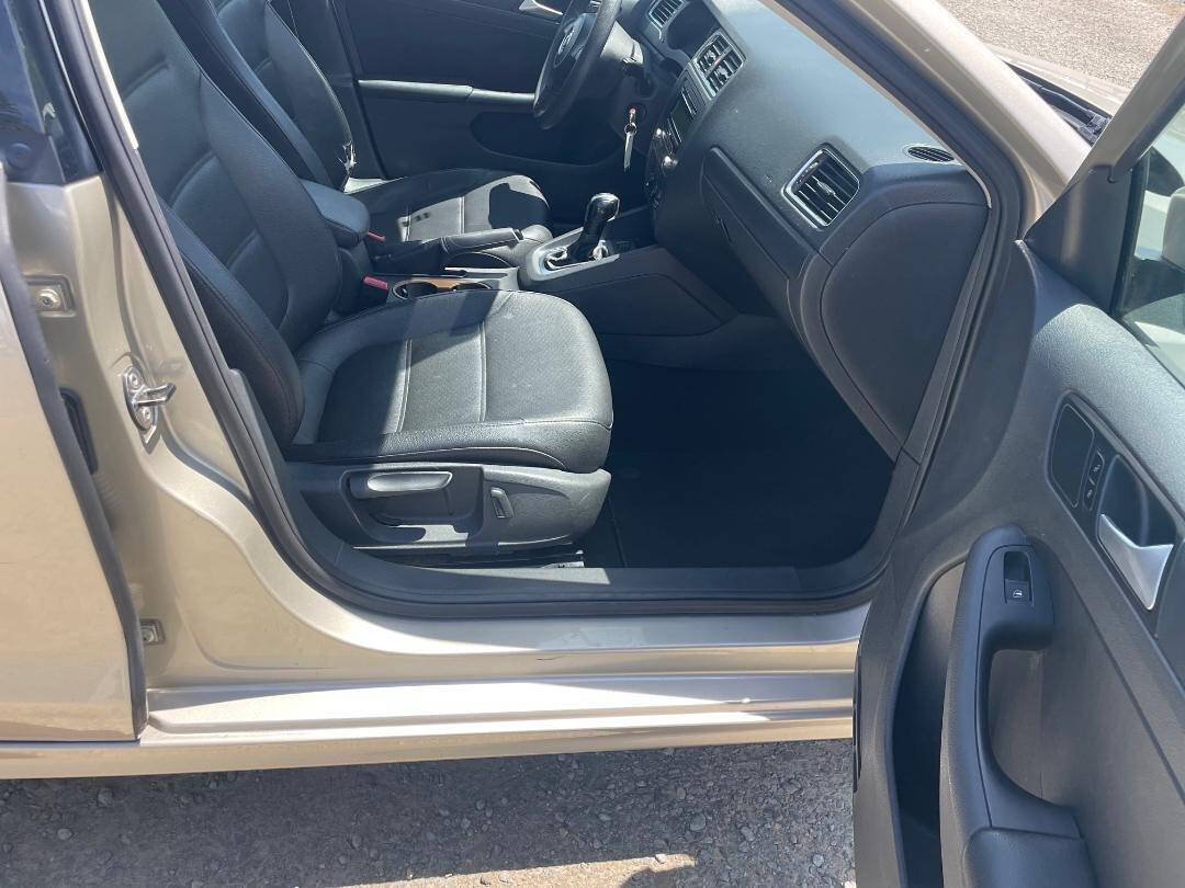 Used 2014 Volkswagen Jetta SE FWD image 12